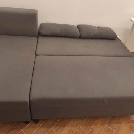 Nice Room With 2 Shared Bathrooms ,Wc , 2Km To Old Town -100M From Metro Szwedzka Warsaw Ngoại thất bức ảnh