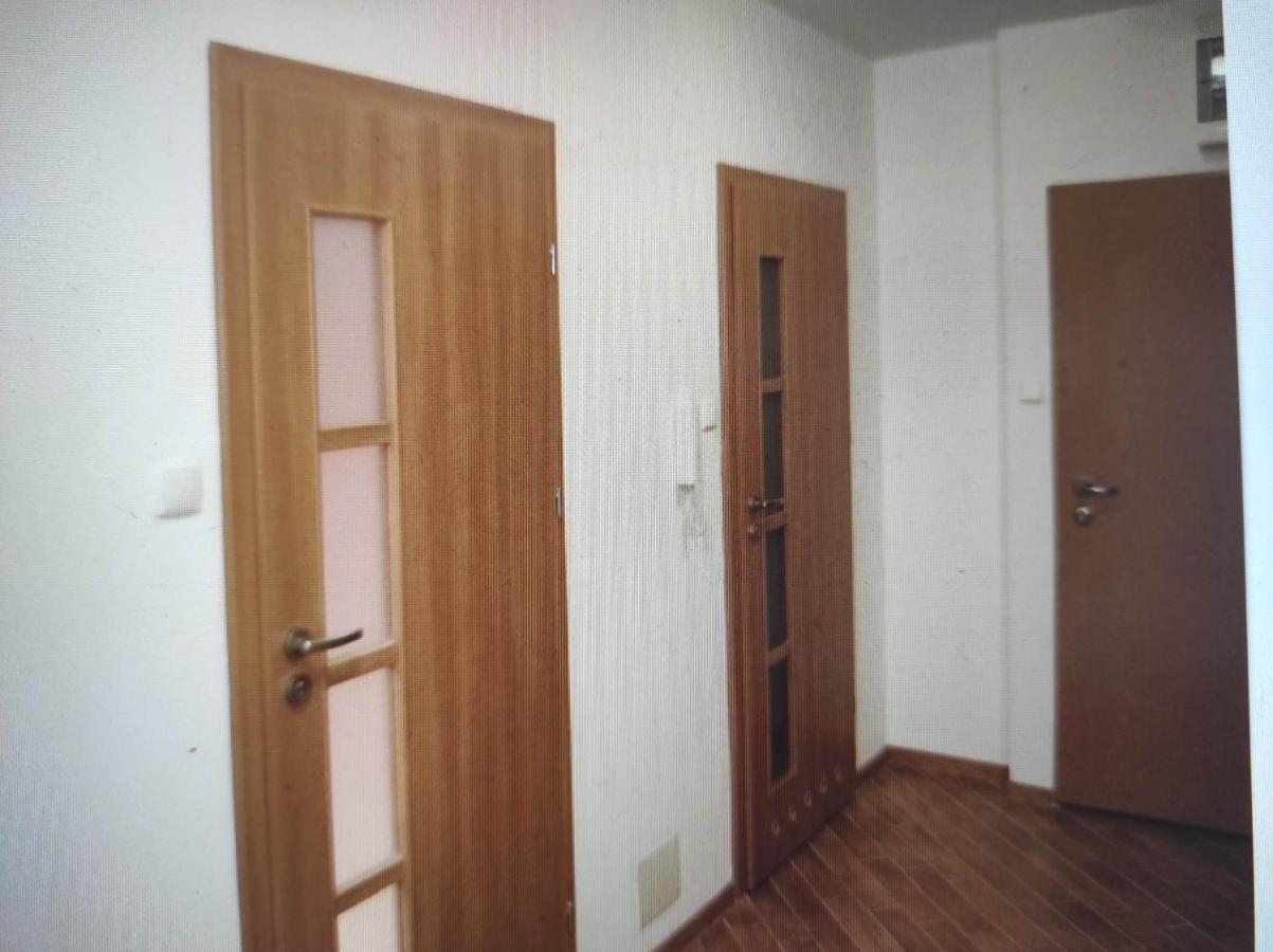 Nice Room With 2 Shared Bathrooms ,Wc , 2Km To Old Town -100M From Metro Szwedzka Warsaw Ngoại thất bức ảnh