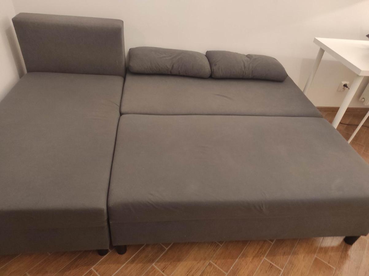 Nice Room With 2 Shared Bathrooms ,Wc , 2Km To Old Town -100M From Metro Szwedzka Warsaw Ngoại thất bức ảnh